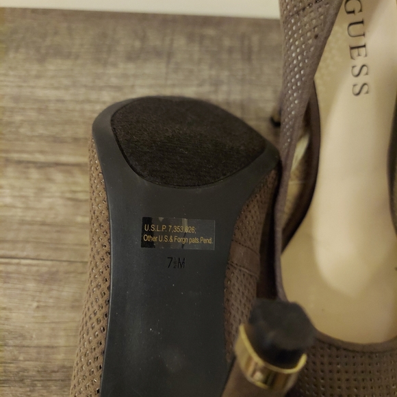 Pumps - Picture 1 of 5